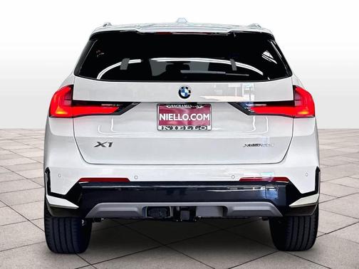 Alpine White 2026 BMW X1 xDrive28i