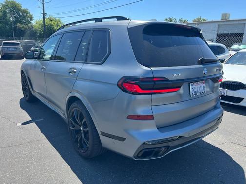 2024 BMW X7 M60i