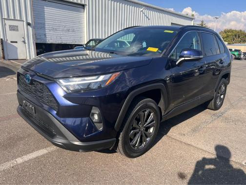 2022 Toyota RAV4 Hybrid XLE Premium