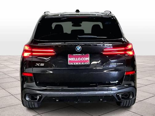 Black Sapphire Metallic 2026 BMW X5 PHEV xDrive50e