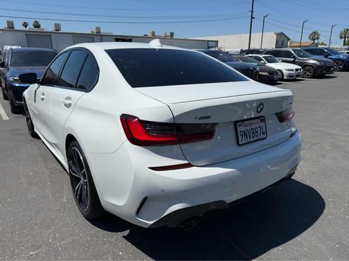 2022 BMW 330 i xDrive