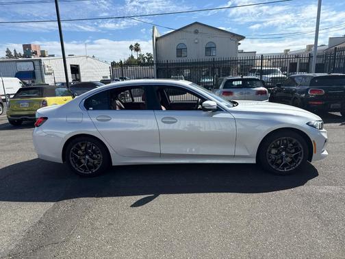 2025 BMW 330 i
