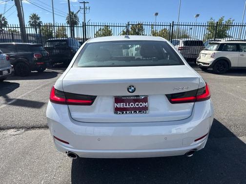 2025 BMW 330 i