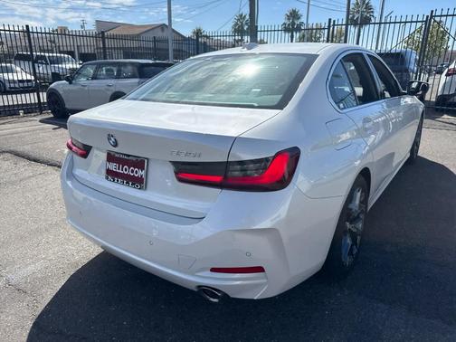 2025 BMW 330 i