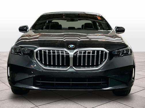 Dark Graphite Metallic 2026 BMW 530 i