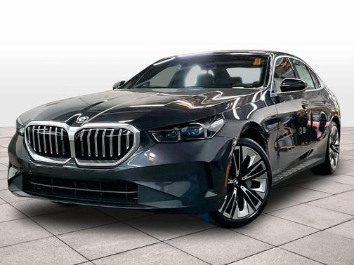 Dark Graphite Metallic 2026 BMW 530 i