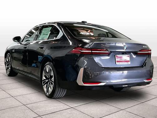 Dark Graphite Metallic 2026 BMW 530 i