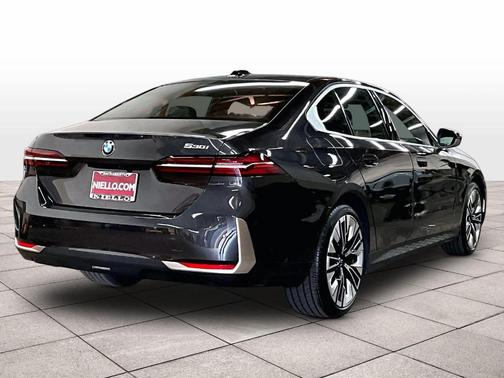 Dark Graphite Metallic 2026 BMW 530 i