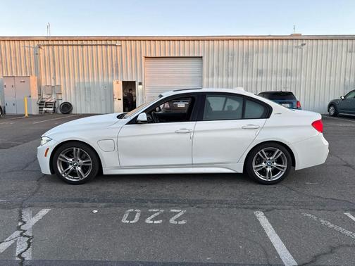 2018 BMW 330e iPerformance