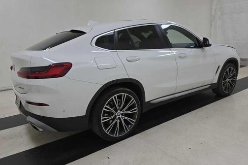 2024 BMW X4 xDrive30i
