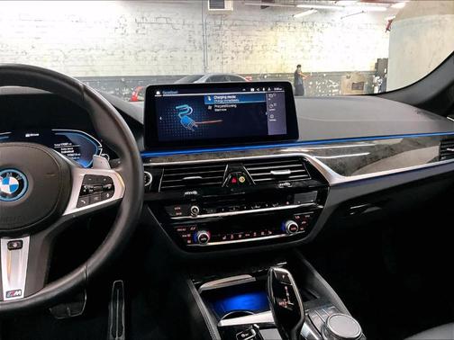 Black Sapphire Metallic 2023 BMW 530e 530e xDrive