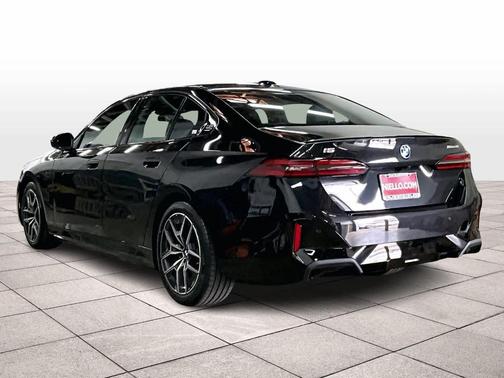 Black Sapphire Metallic 2026 BMW i5 xDrive40