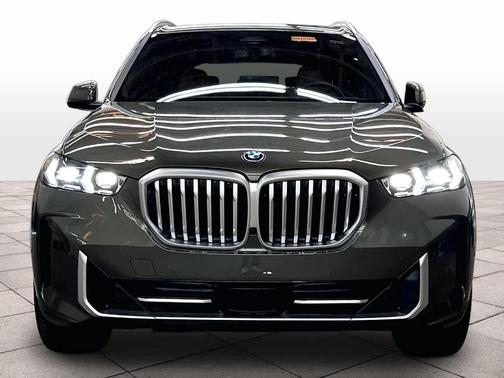 Manhattan Green Metallic 2026 BMW X5 PHEV xDrive50e