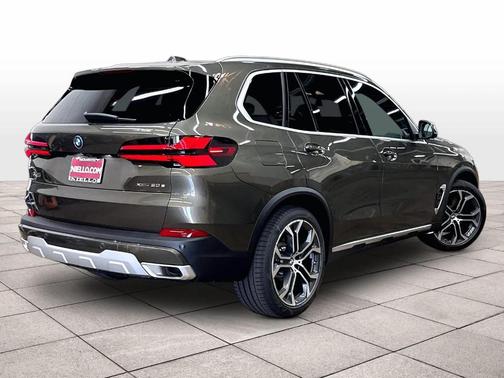 Manhattan Green Metallic 2026 BMW X5 PHEV xDrive50e