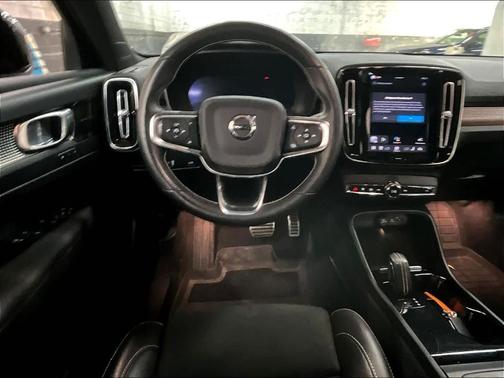 2021 Volvo XC40 Recharge Pure Electric P8