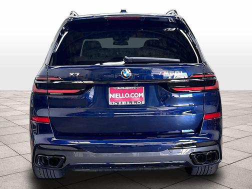 Tanzanite Blue II Metallic 2027 BMW X7 M60i