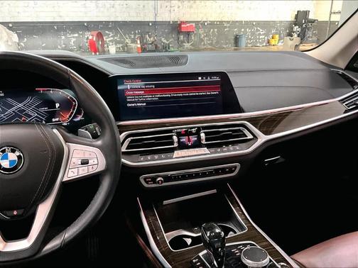 Black Sapphire Metallic 2020 BMW X7 xDrive40i