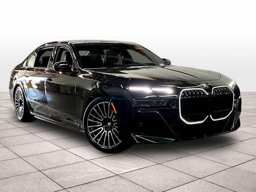 Black Sapphire Metallic 2026 BMW i7 EDrive50