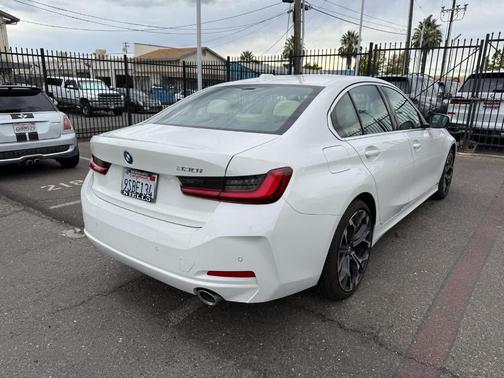 2025 BMW 330 i