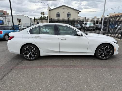 2025 BMW 330 i