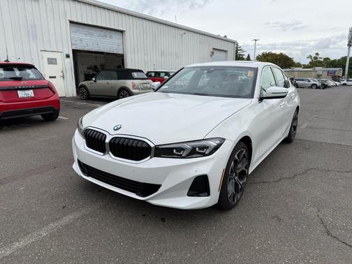 2025 BMW 330 i