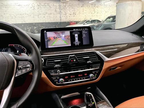 Alpine White 2023 BMW 530 i