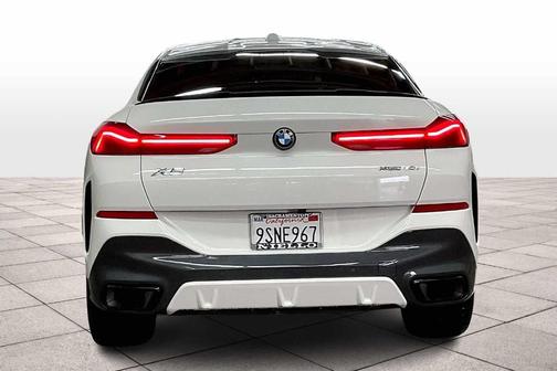 2025 BMW X6 xDrive40i
