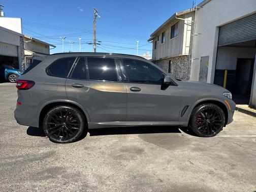 2023 BMW X5 M50i