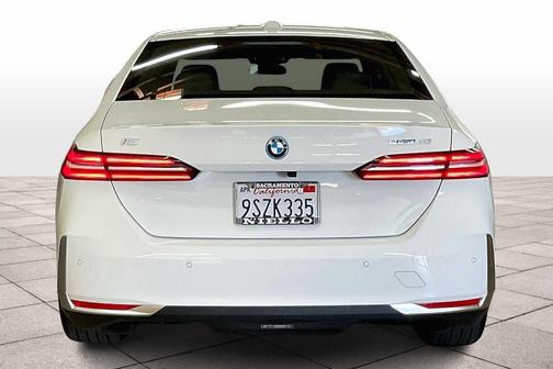 2025 BMW i5 eDrive40