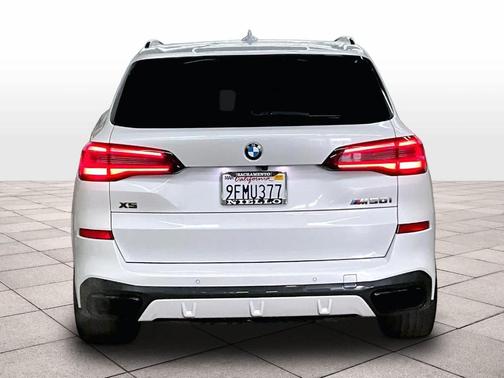 Mineral White Metallic 2023 BMW X5 M50i