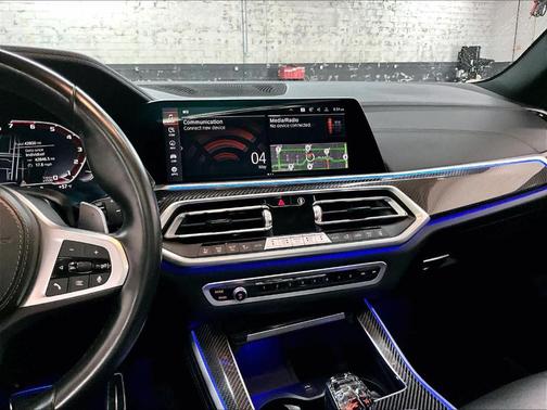 Mineral White Metallic 2023 BMW X5 M50i