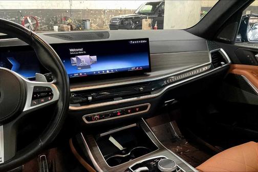 2025 BMW X7 xDrive40i