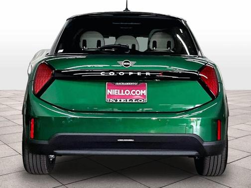 British Racing Green IV Metallic 2026 MINI Hardtop S