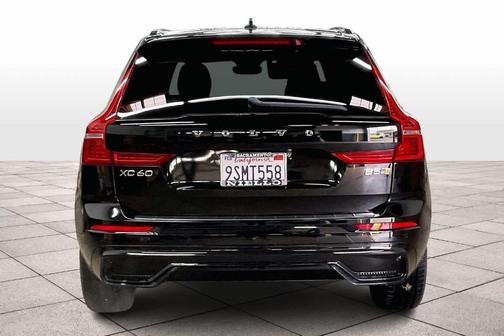 2025 Volvo XC60 B5 Core