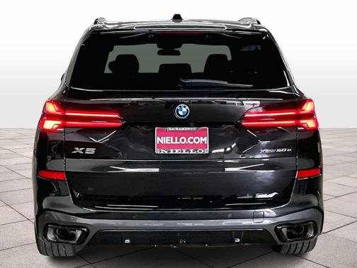 Black Sapphire Metallic 2026 BMW X5 PHEV xDrive50e