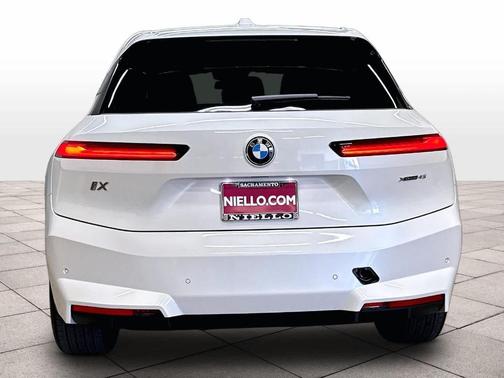 Mineral White Metallic 2026 BMW iX xDrive45