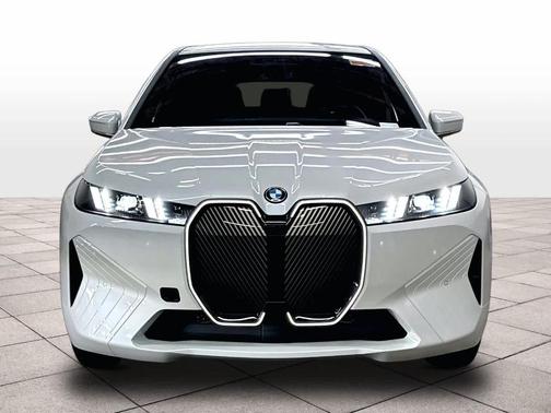 Mineral White Metallic 2026 BMW iX xDrive45