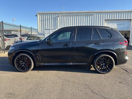 2025 BMW X5 M60i