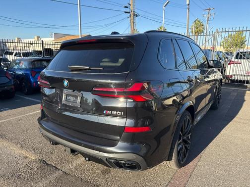 2025 BMW X5 M60i