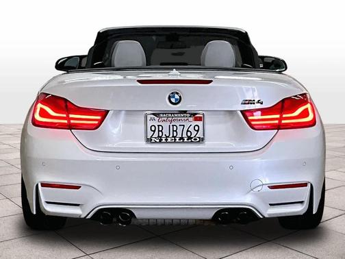 Mineral White Metallic 2018 BMW M4 Base