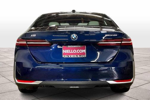 2026 BMW i5 eDrive40