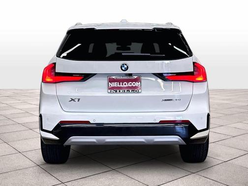 Alpine White 2026 BMW X1 xDrive28i