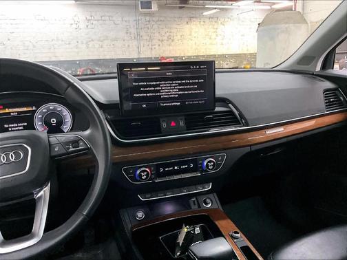 Mythos Black Metallic 2023 Audi Q5 40 Premium Plus