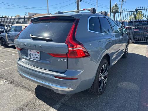 2023 Volvo XC60 B5 Plus Bright Theme