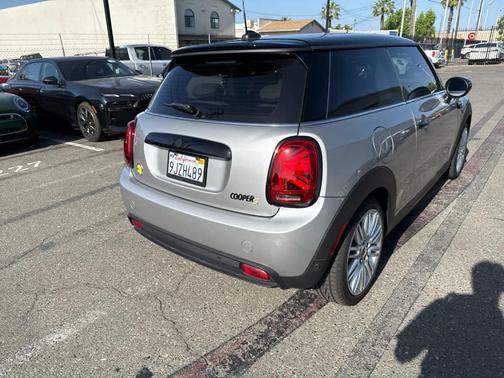 2024 MINI SE Hardtop Cooper