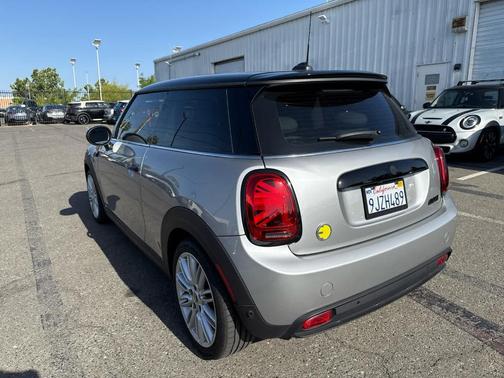 2024 MINI SE Hardtop Cooper