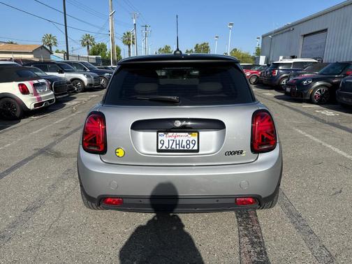 2024 MINI SE Hardtop Cooper
