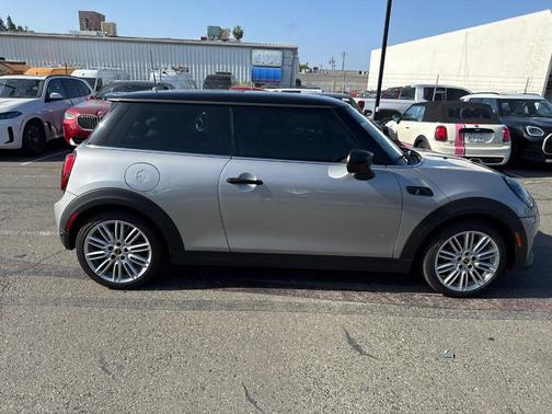 2024 MINI SE Hardtop Cooper