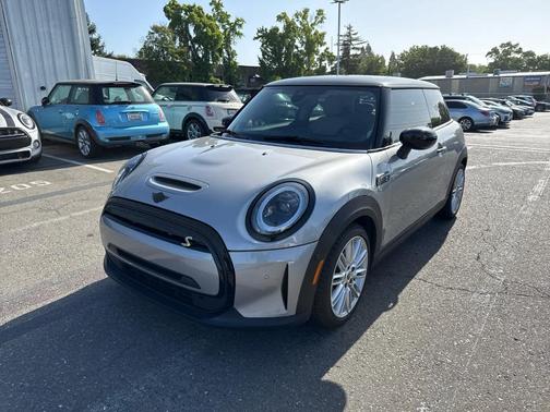 2024 MINI SE Hardtop Cooper