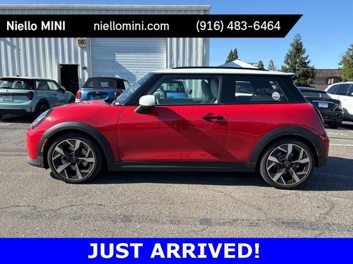 2025 MINI Hardtop ICONIC